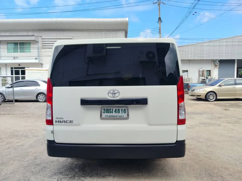2022 Toyota HiAce VI (H300) 2