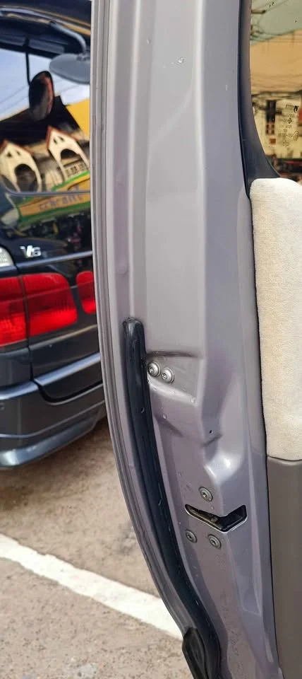 2001 Toyota Granvia H100 3