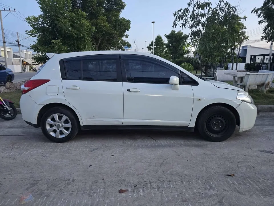 2010 Nissan Tiida I (C11) 3