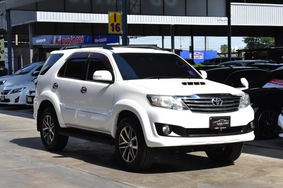 2013 Toyota Fortuner I 3