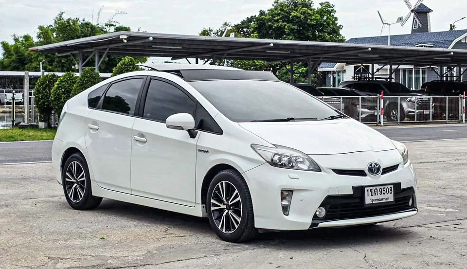 2012 Toyota Prius III 2