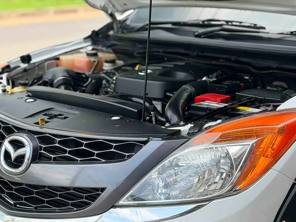 2012 Mazda BT-Series II 3