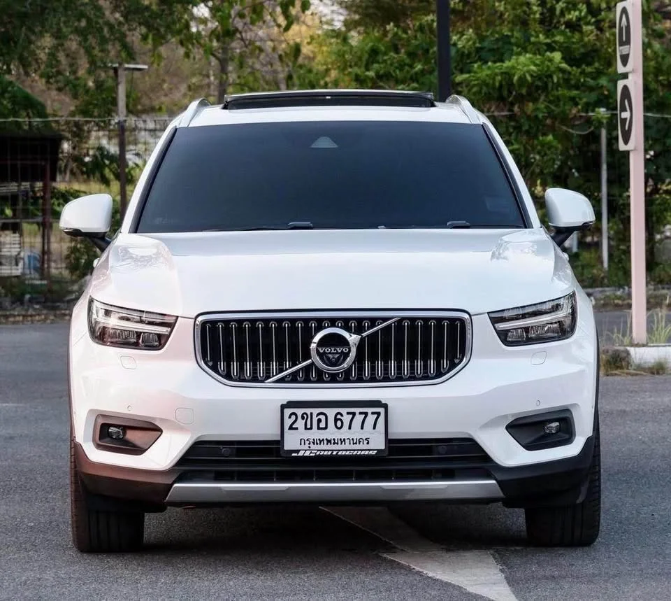 2022 Volvo XC40 3