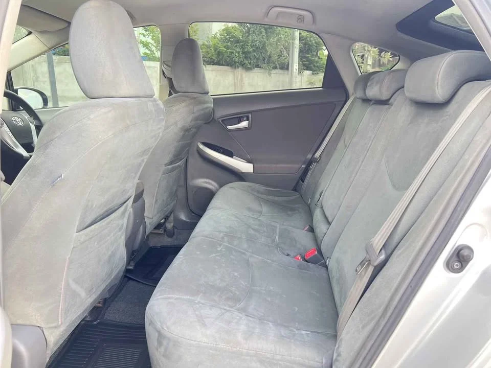 2011 Toyota Prius III 2