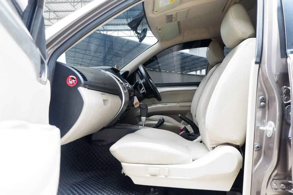 2011 Mitsubishi Pajero Sport II 2