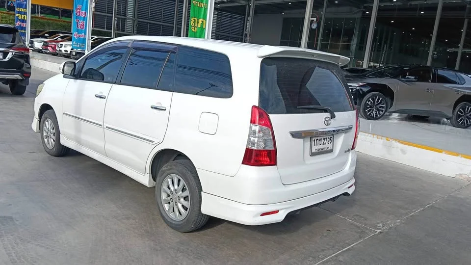 2012 Toyota Innova I 3
