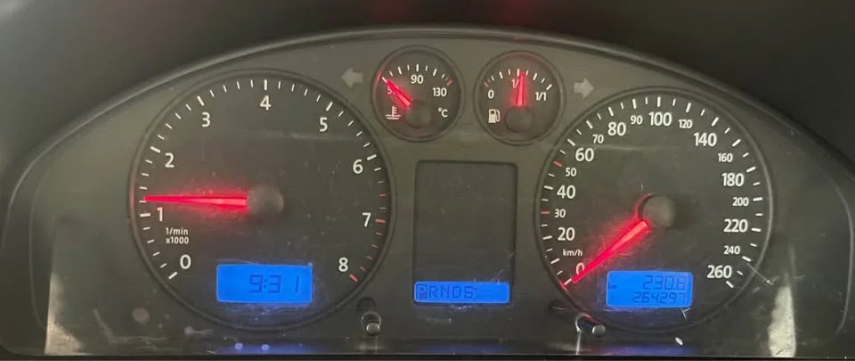 2005 Volkswagen Caravelle T5 3