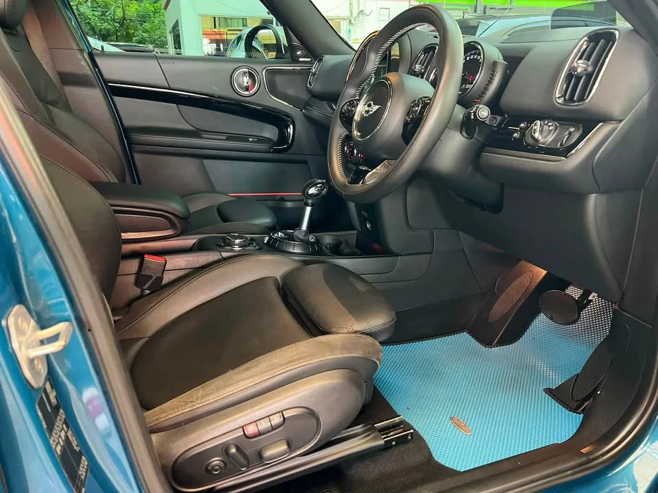 2017 Mini Hatch  III 3
