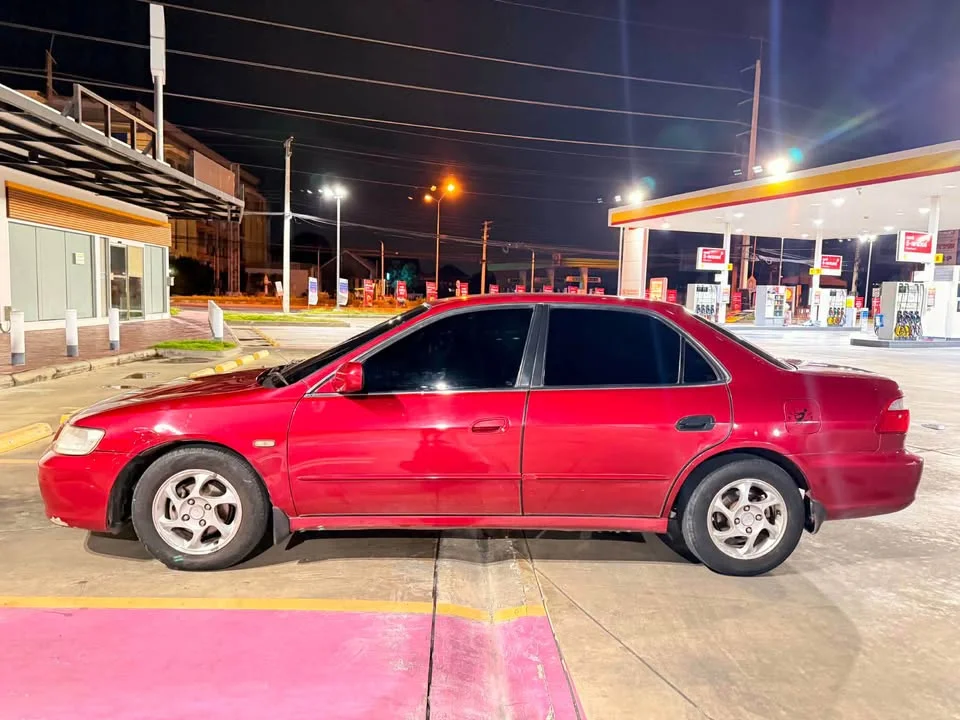 1999 Honda Accord VI 2