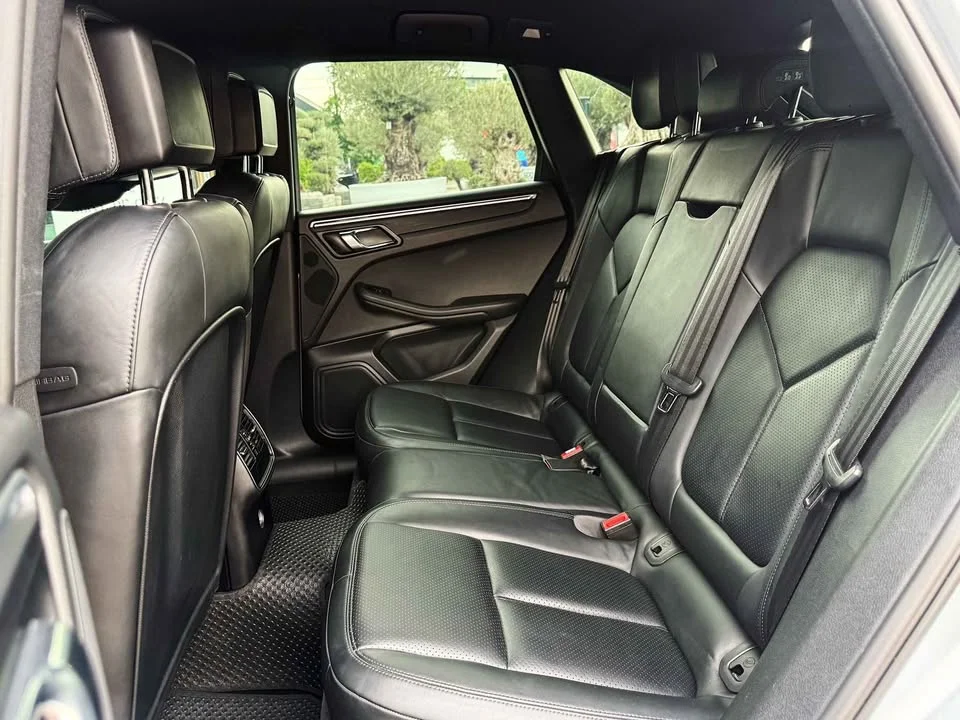 2016 Porsche Macan I 2