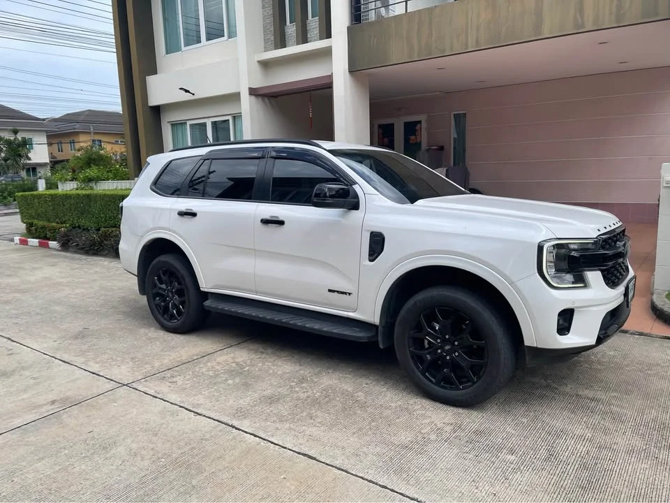 2022 Ford Everest III 3