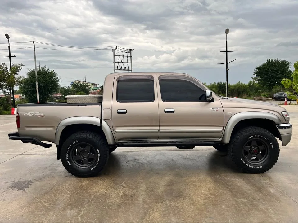 2004 Toyota Hilux Tiger VI 3