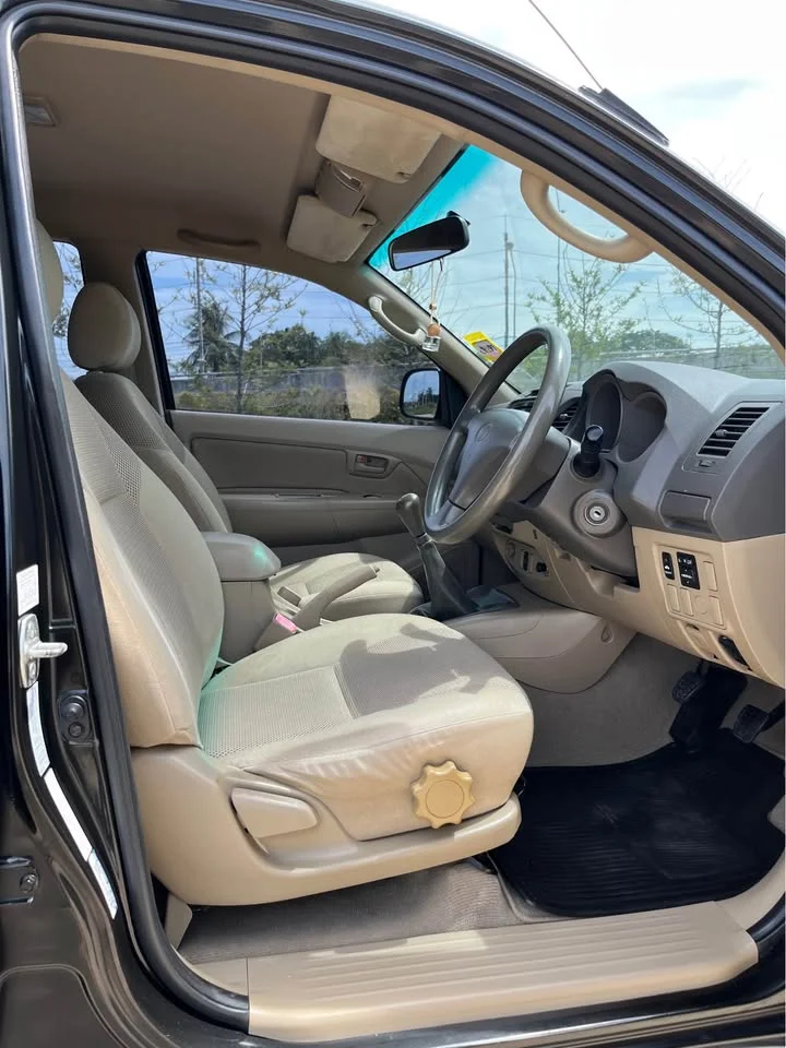 2011 Toyota Hilux VII 2