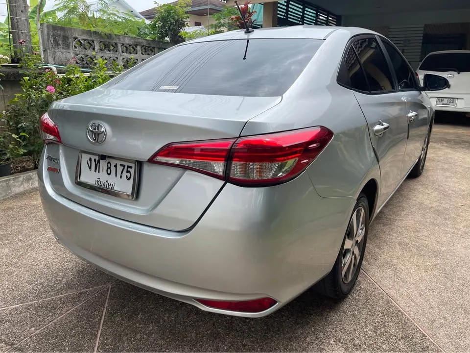 2017 Toyota Yaris ATIV III 2