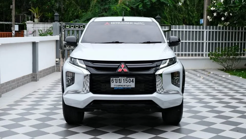 2022 Mitsubishi Triton V 2