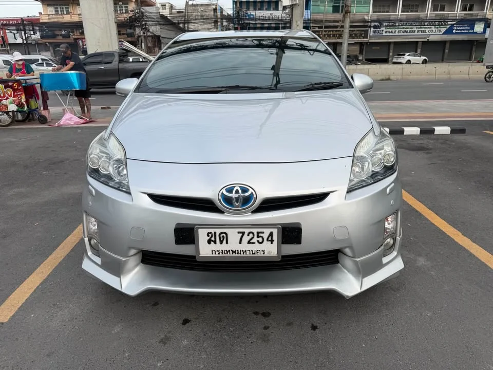 2012 Toyota Prius III 3