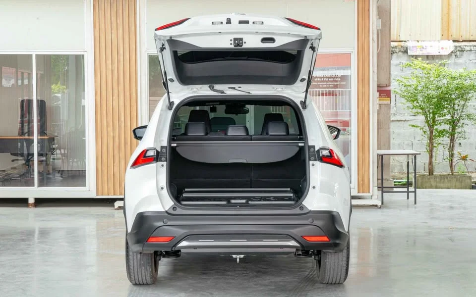 2024 Toyota Yaris Cross AC200 3