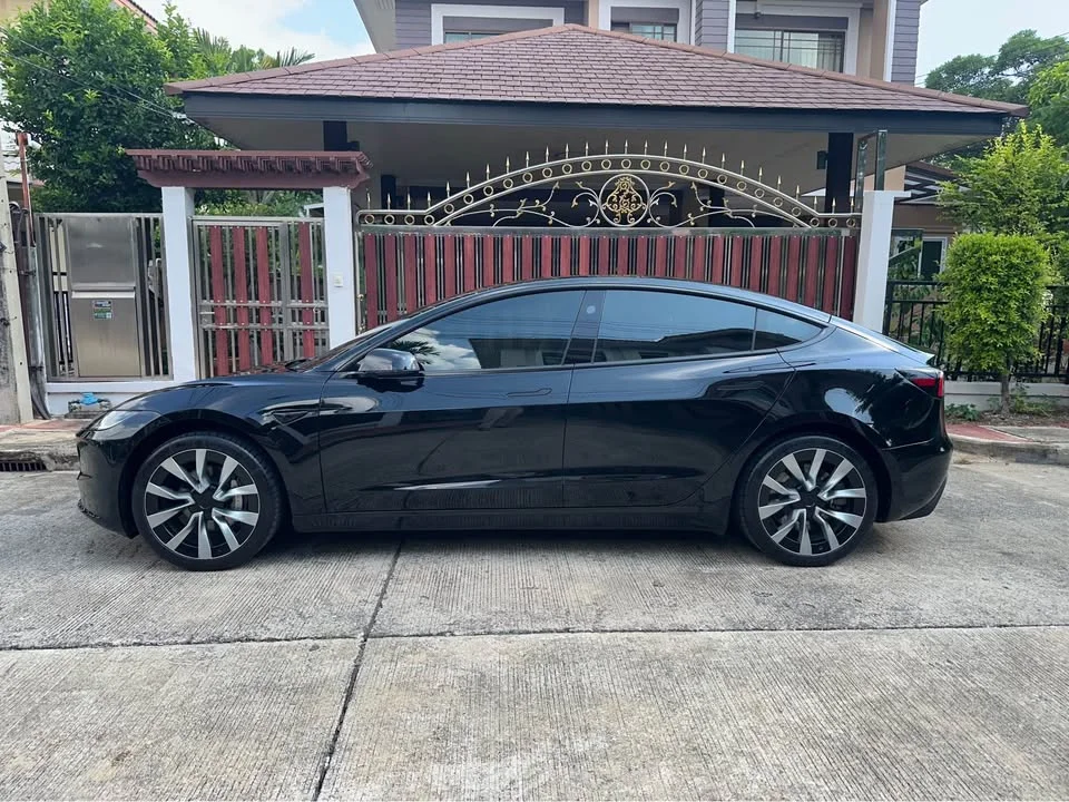 2024 Tesla Model 3 2