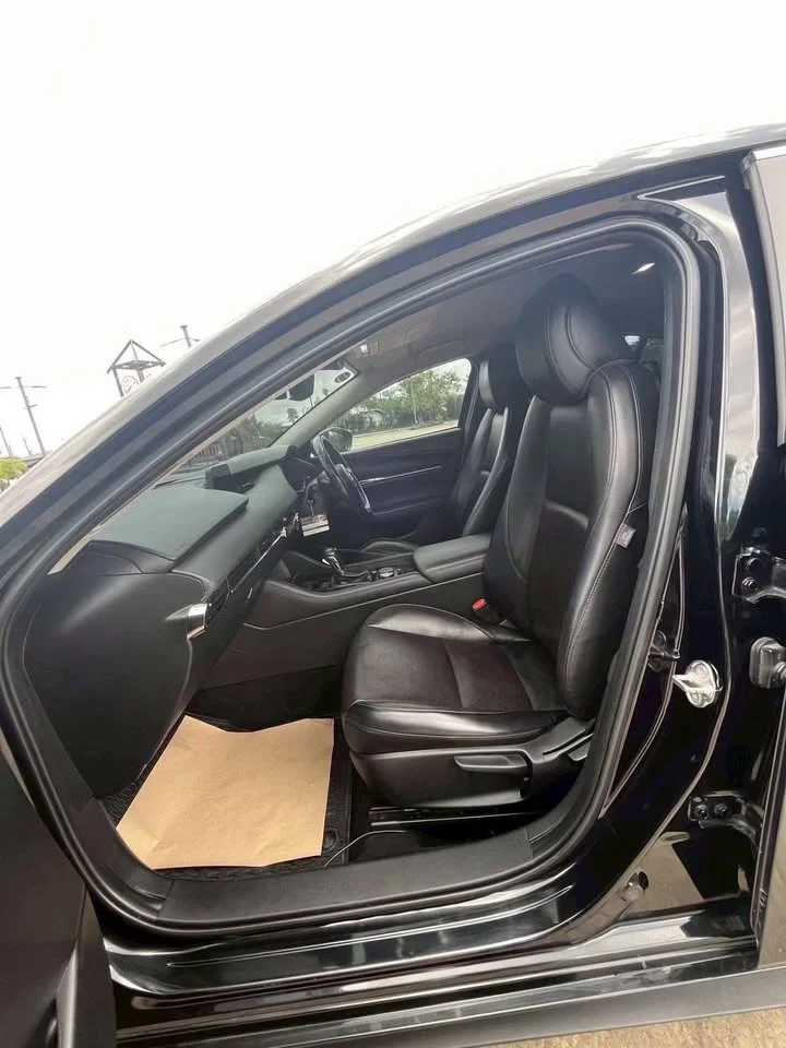 2019 Mazda 3 IV 3