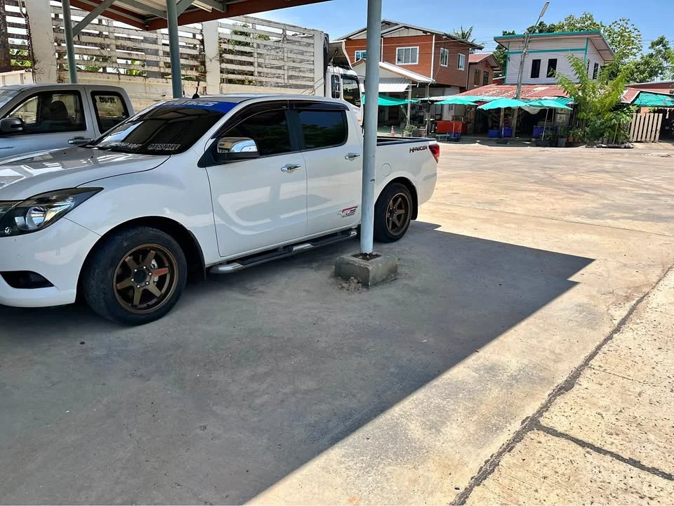 2016 Mazda BT-Series II 2