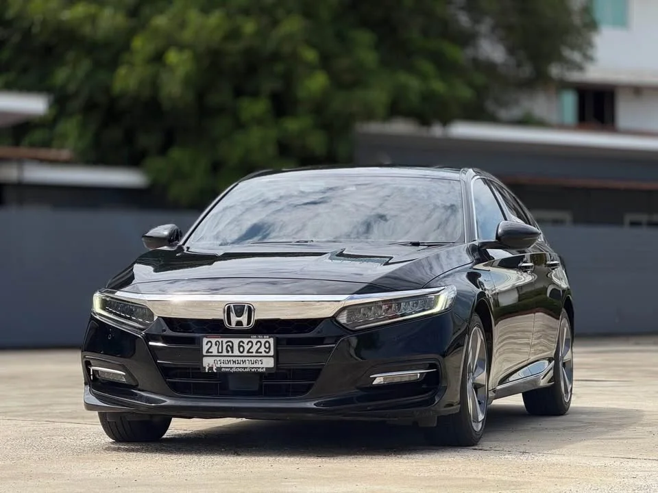 2020 Honda Accord X 2