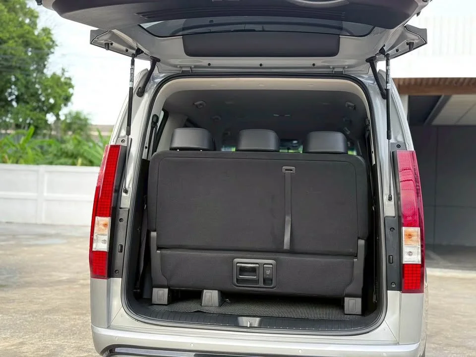 2024 Hyundai Staria US4 3