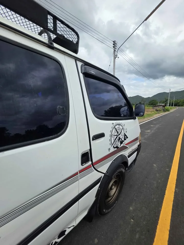 2000 Toyota Commuter IV (H100) 3