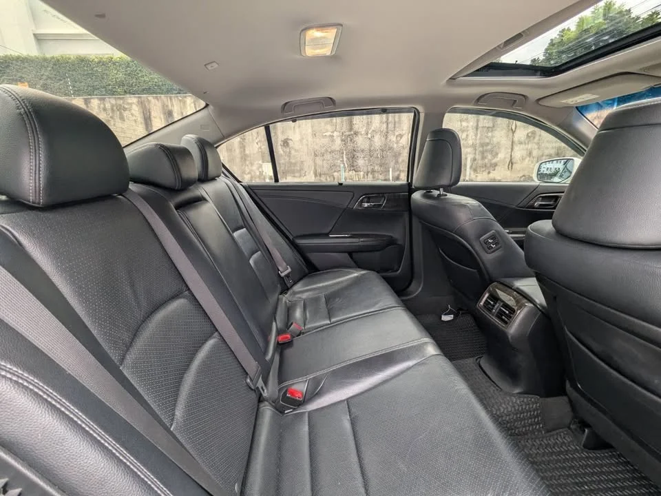 2015 Honda Accord IX 3