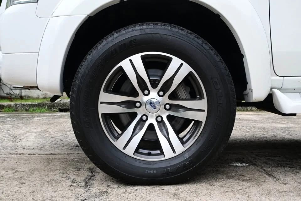 2016 Ford Everest I 2