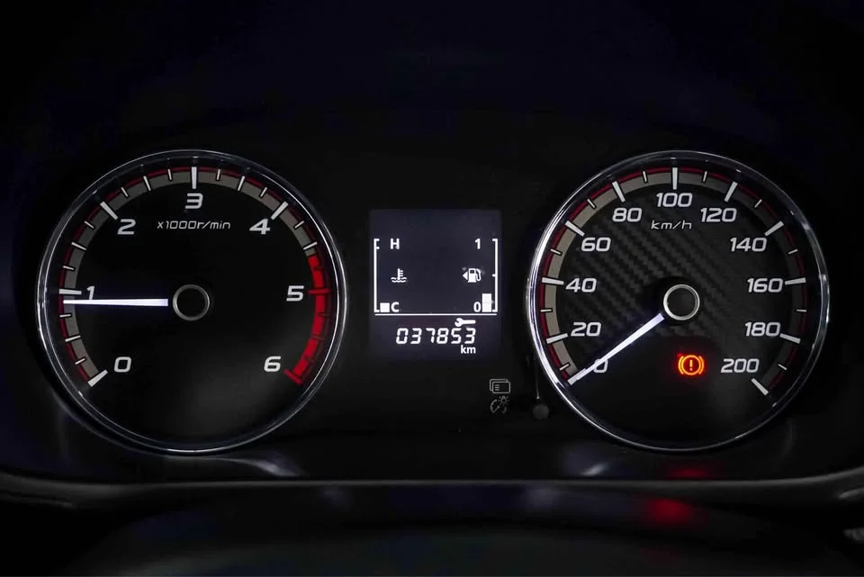2023 Mitsubishi Triton V 2