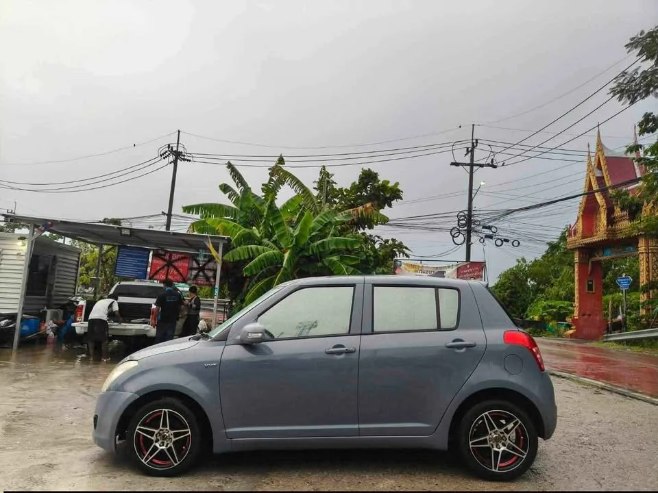 2011 Suzuki Swift I 3