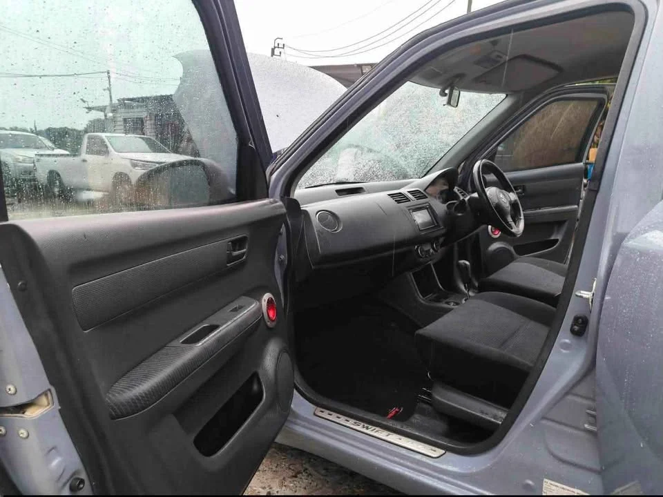 2011 Suzuki Swift I 2