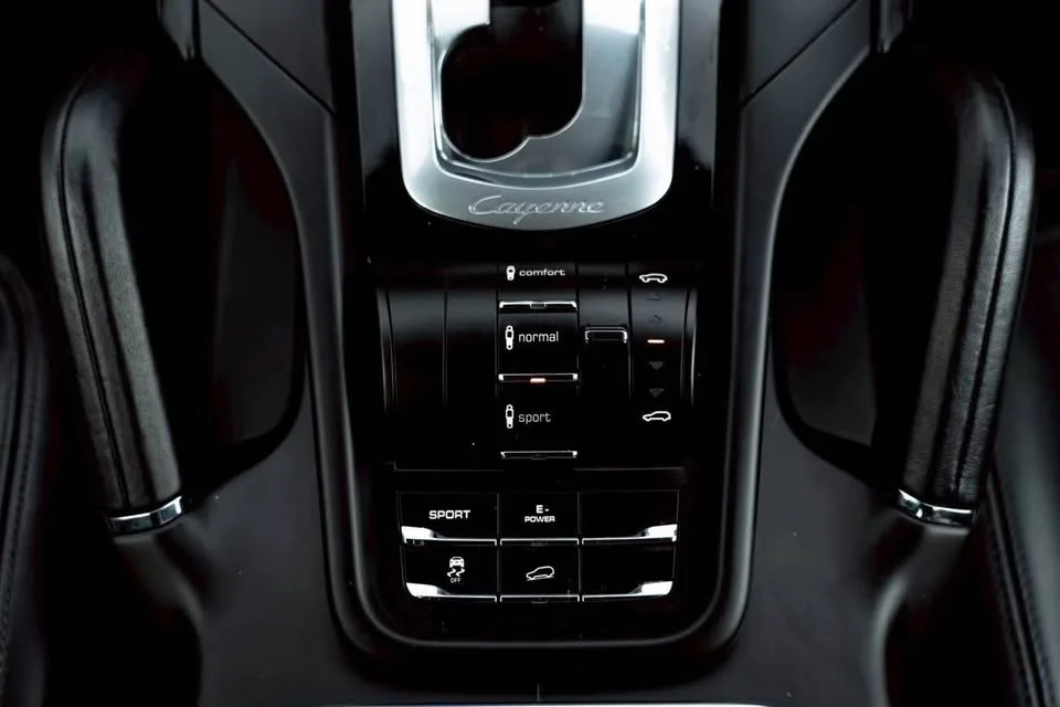 2010 Porsche Cayenne II 3
