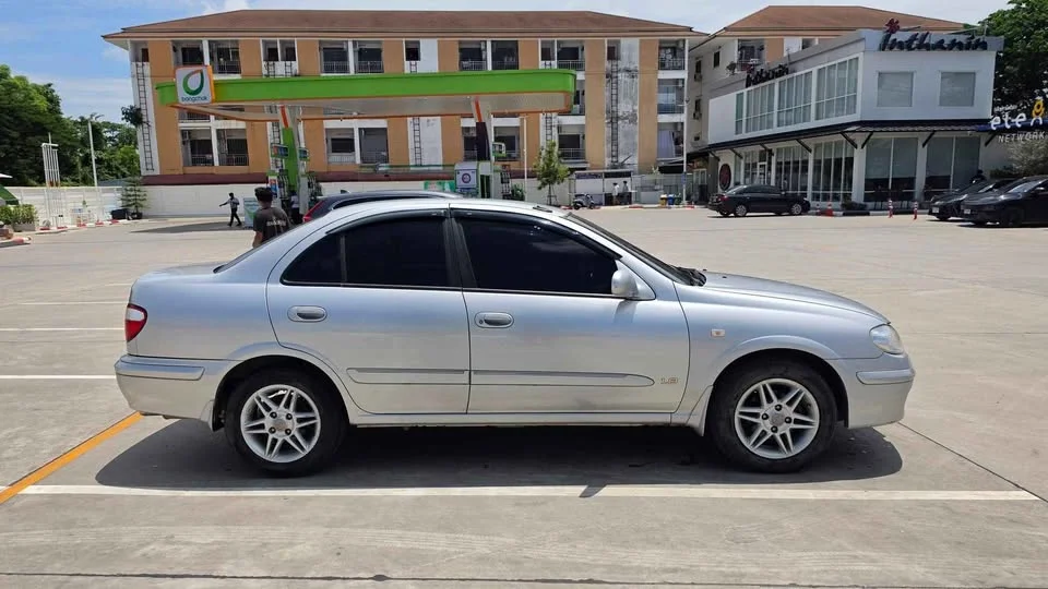 2002 Nissan Sunny N16 3
