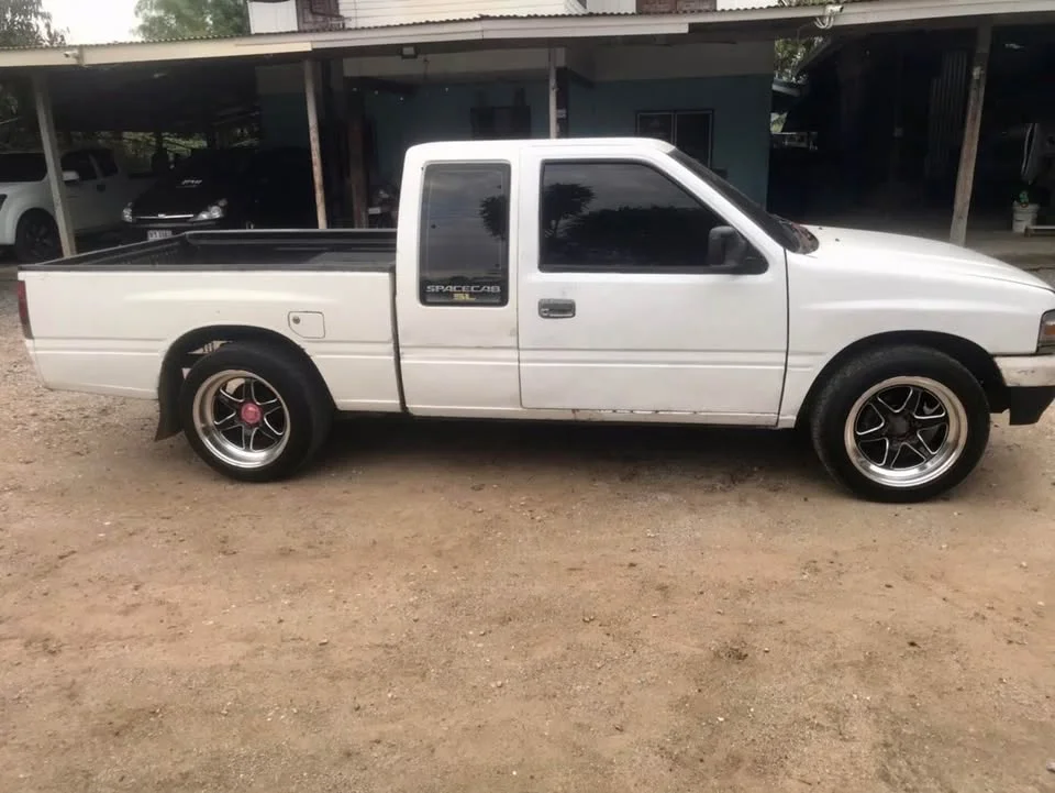 1990 Isuzu TFR III 2