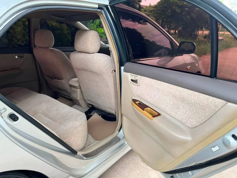 2001 Toyota Corolla Altis IX (E120) 2