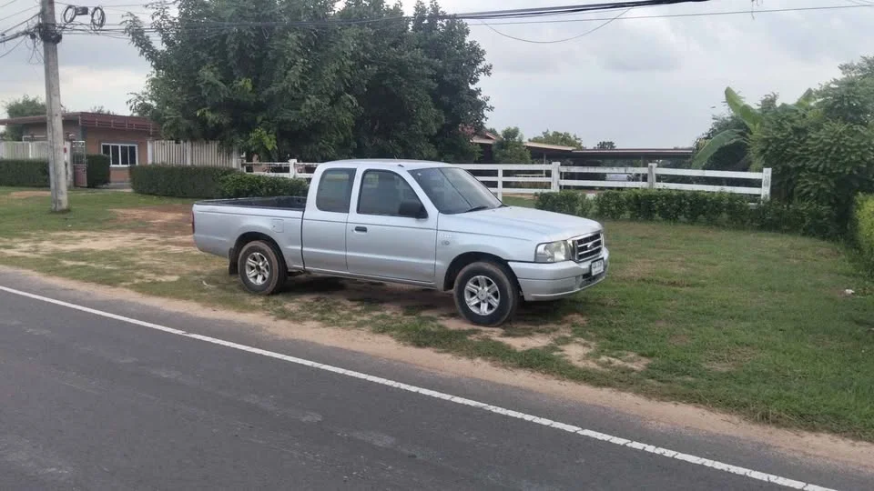 2005 Mazda 2500 Fighter V 2