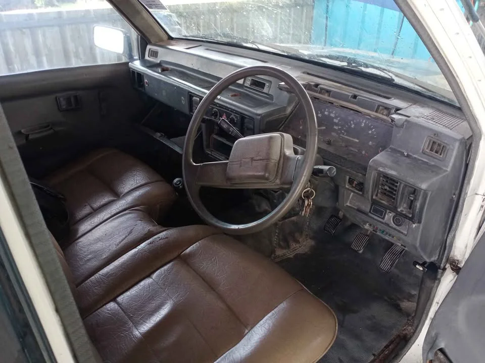 1994 Mitsubishi Triton II 2