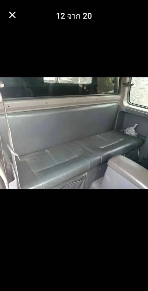 2000 Nissan Frontier I 3