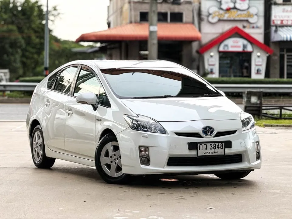 2011 Toyota Prius III 3