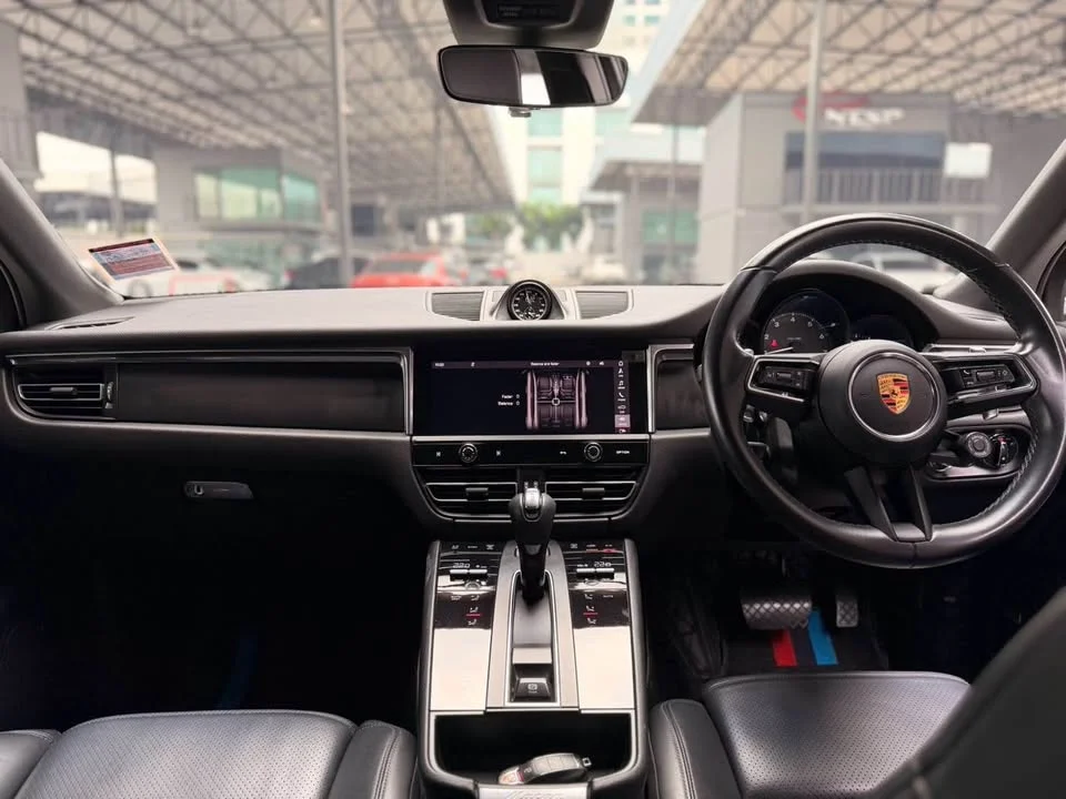 2021 Porsche Macan I 3