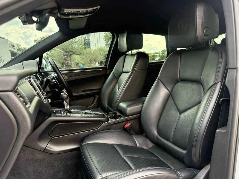 2016 Porsche Macan I 2