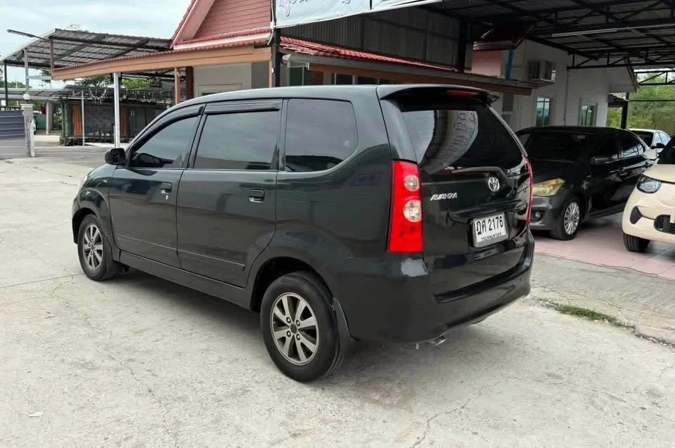 2010 Toyota Avanza I 2