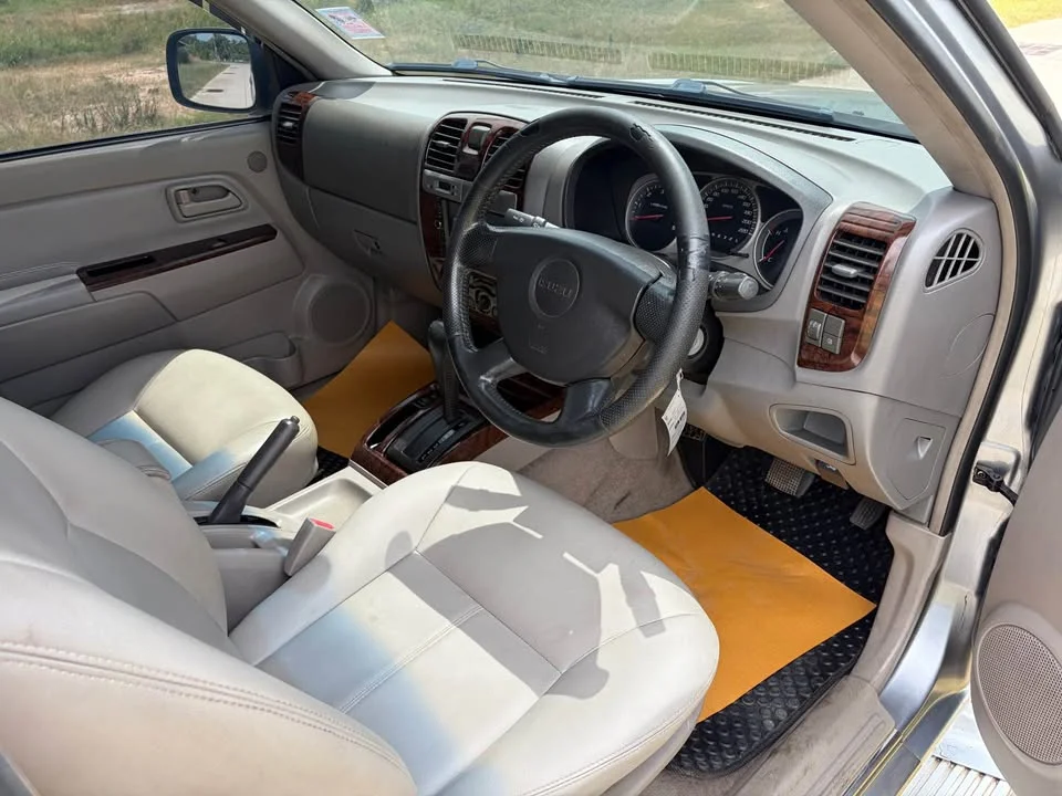 2006 Isuzu MU-7 2