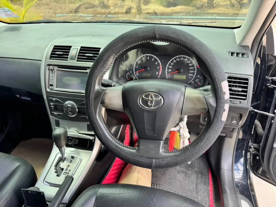 2012 Toyota Corolla Altis X (E140) 2