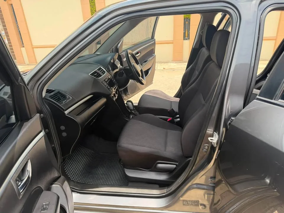 2012 Suzuki Swift II 3