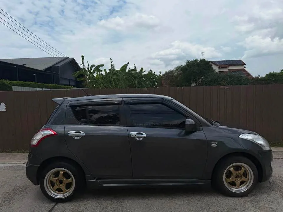 2012 Suzuki Swift II 2