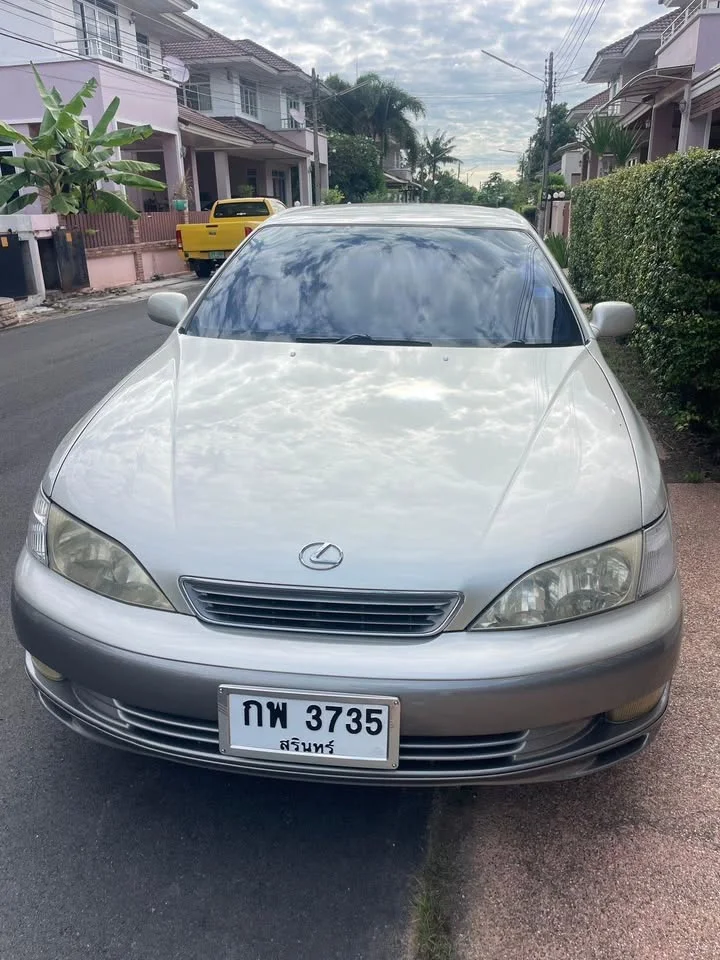1997 Lexus ES III 2