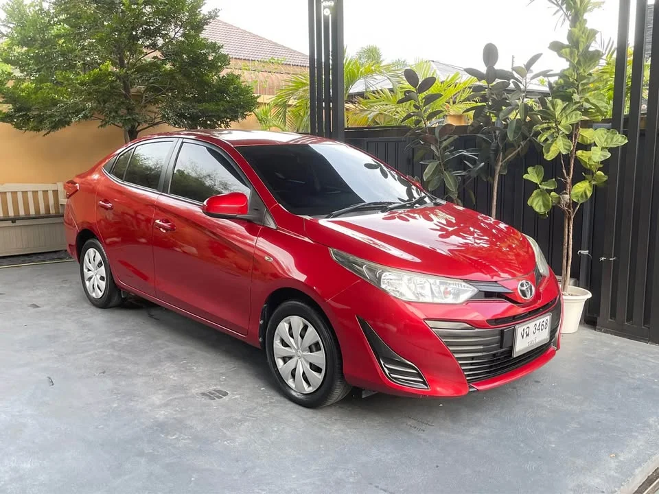 2017 Toyota Yaris ATIV III 2