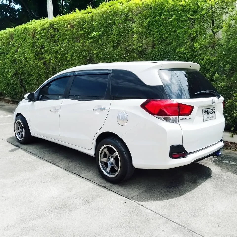 2017 Honda Mobilio II 2